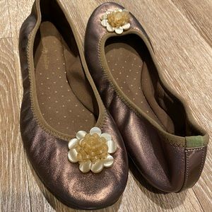 Lindsay Phillips flats with 5 different interchangeable snaps
